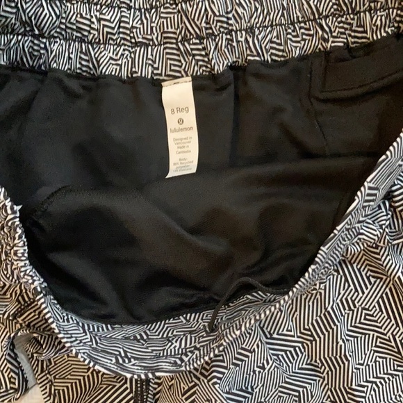 Lululemon Seawheeze Hotty Hot 🔥 Shorts RARE! NWT - Picture 3 of 6